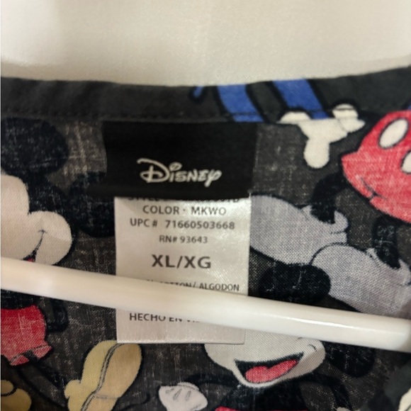 Womens size XL Disney scrubs shirt, #G872 - Picture 3 of 4